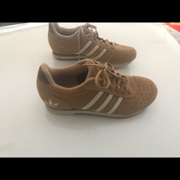 Adidas - Picture 3 of 7